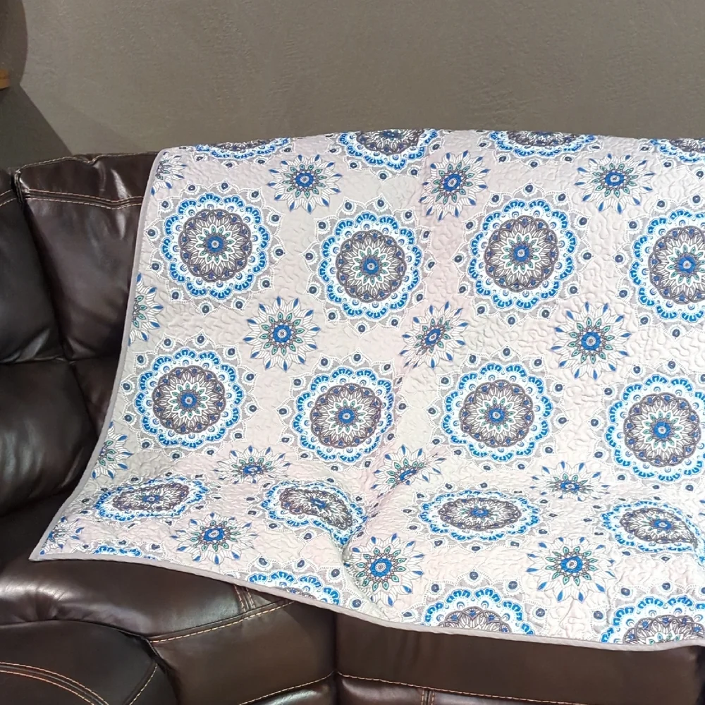 Twin 58x86 Inch Elegant Blue and Gray Mandala Quilt - Picture 3 of 10
